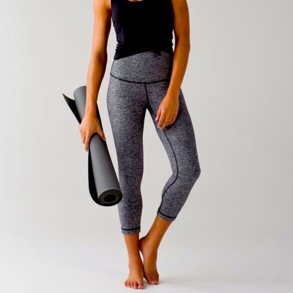 lululemon athletica Pants - Lululemon Wunder Under Crop (Hi-Rise) (21")